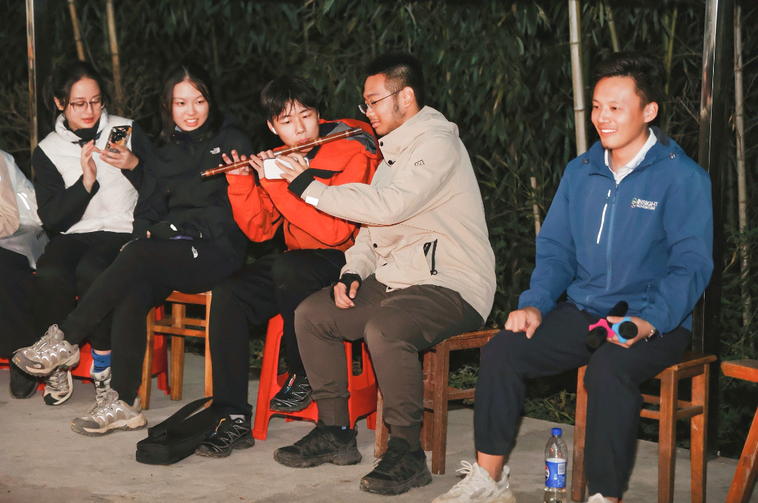 2025年篝火晚会 学生在才艺表演、.jpg